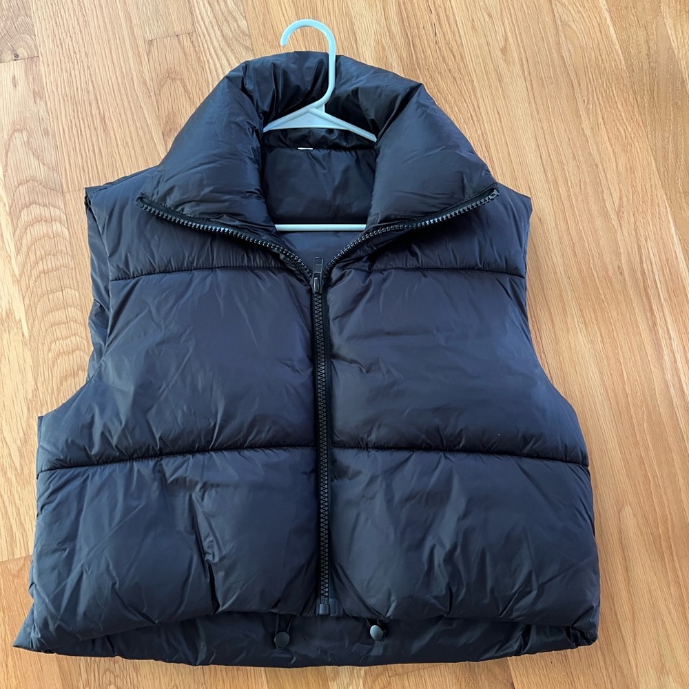 Cropped puffer vest